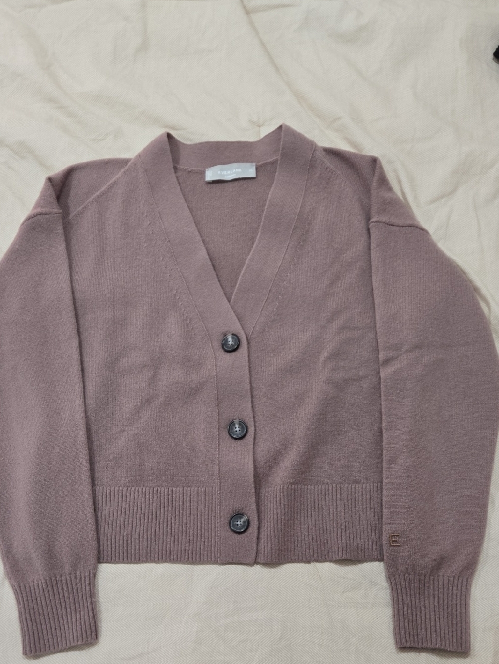 Everlane V-Neck Cropped Cashmere Cardigan